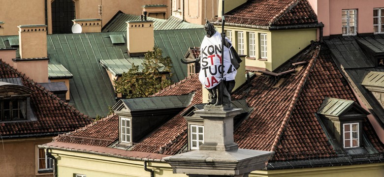 Zygmunt III Waza w koszulce "Konstytucja". Pawłowicz do opozycji: Nie zapomnijcie o Pałacu im. Józefa Stalina