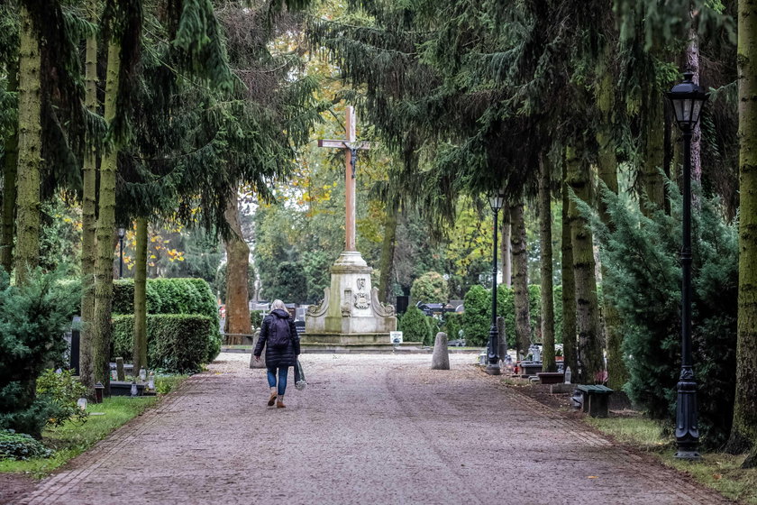 Posprzątają groby seniorom