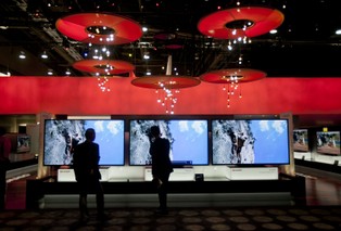 Nawet mundial nie wsparł sprzedaży nowych telewizorów.  W IV kw. Polacy kupili ich o 20 porc. mniej