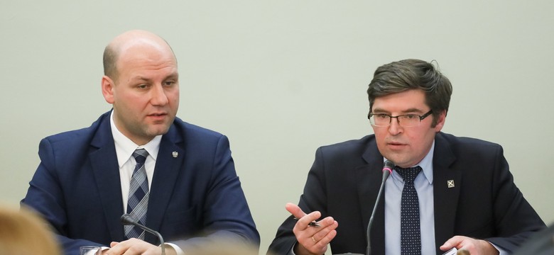 Pomysł PiS na dwukadencyjność to bubel? DGP dotarł do zaskakującej ekspertyzy prawnej [MAMY PISMO]