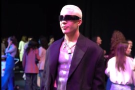 Sreli smo Aleksandra koji nosi OKLOP ISPOD SAKOA i mreže su IZGORELE zbog KOMENTARA "Moja baba ima više stila!", a onda je stigao odgovor koji je sve rekao