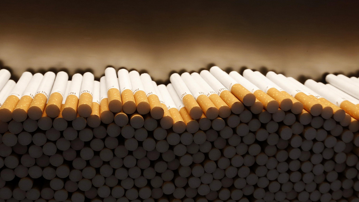 Minister gospodarki Janusz Piechociński poinformował, że wystąpił o zaskarżenie przez rząd do Trybunału Sprawiedliwości UE tzw. dyrektywy tytoniowej, która m.in. przewiduje wycofanie z rynku UE papierosów smakowych, w tym mentolowych.