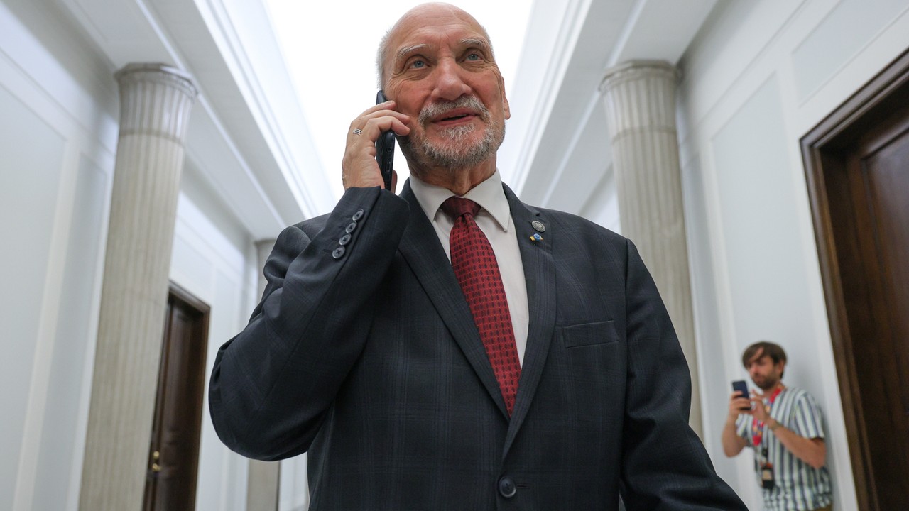 Żandarmeria Wojskowa w domu Antoniego Macierewicza