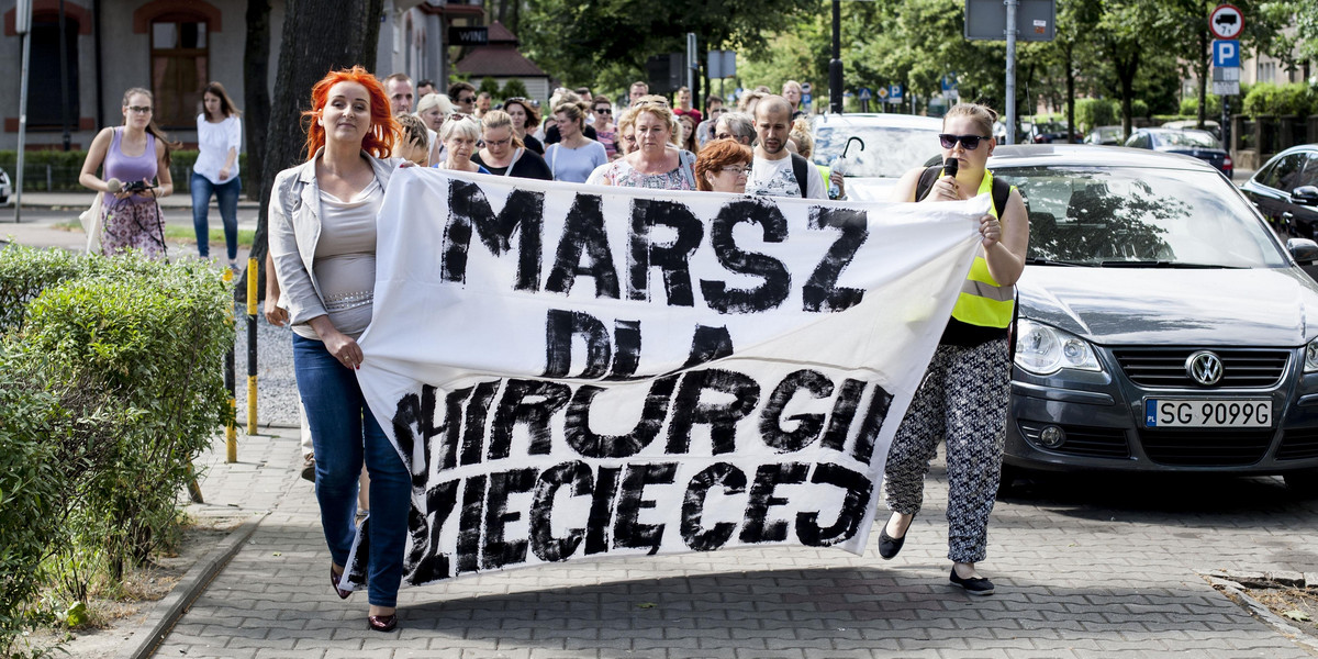 Marsz w obronie oddziału chirurgii dziecięcej w Gliwicach