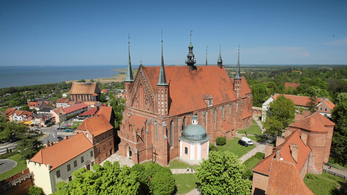 Jest projekt rozporządzenia Rady Ministrów dotyczący nadania statusu obszaru ochrony uzdrowiskowej Fromborkowi i sołectwom Bogdany i Ronin - informuje "Radio Olsztyn".