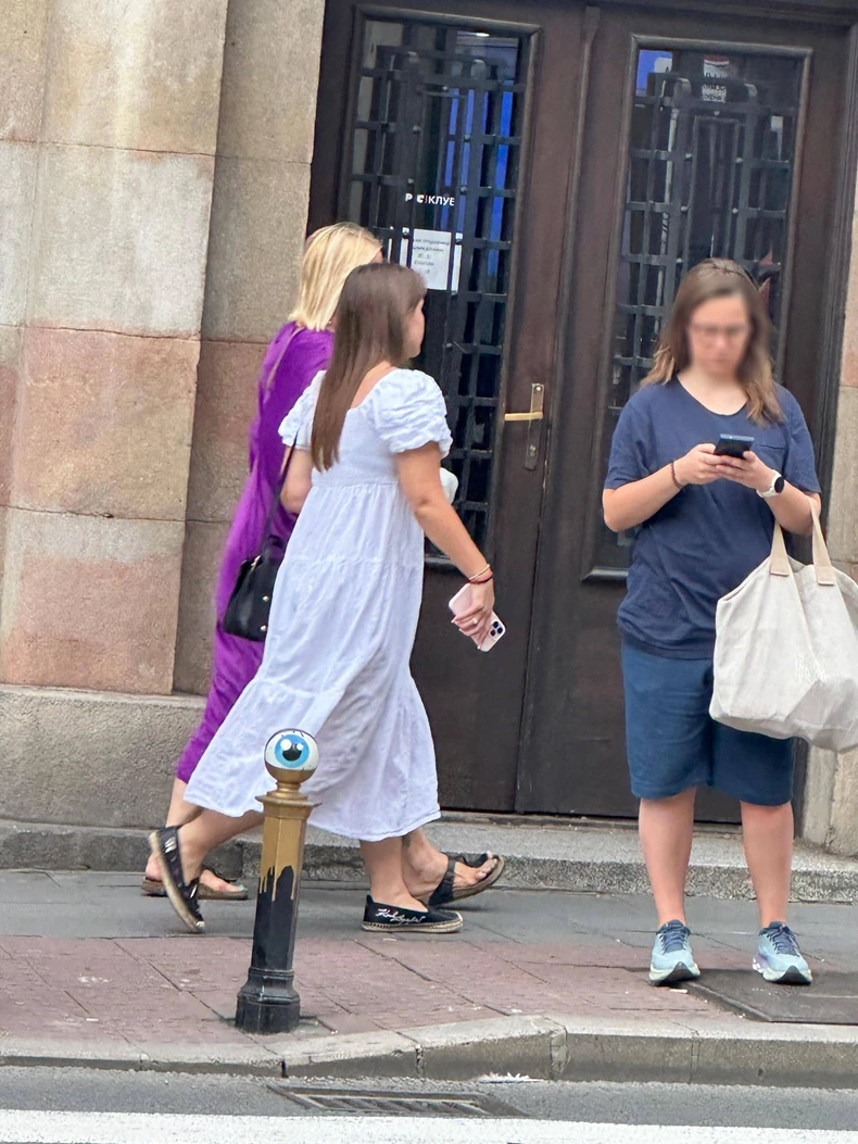 Uhvatili smo Anu Divac u centu Beograda sa ćerkom