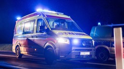 tragiczny wypadek na pomorzu. samochód wjechał w pieszych, jedna osoba nie żyje