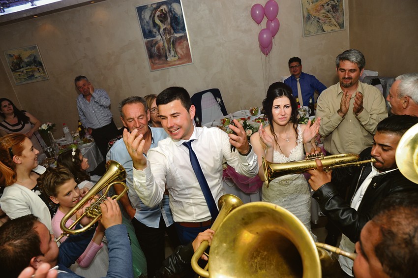 Svirači pod lupom: Najbolje zarade od bakšiša na svadbama