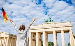 Młode pokolenie Niemców zafascynowane nazizmem. 'Demokracja zagrożona'