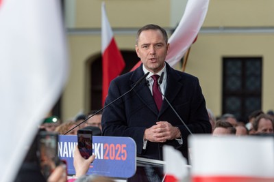 Starcie Dudy z Nawrockim. Polacy wskazali faworyta w nowym sondażu