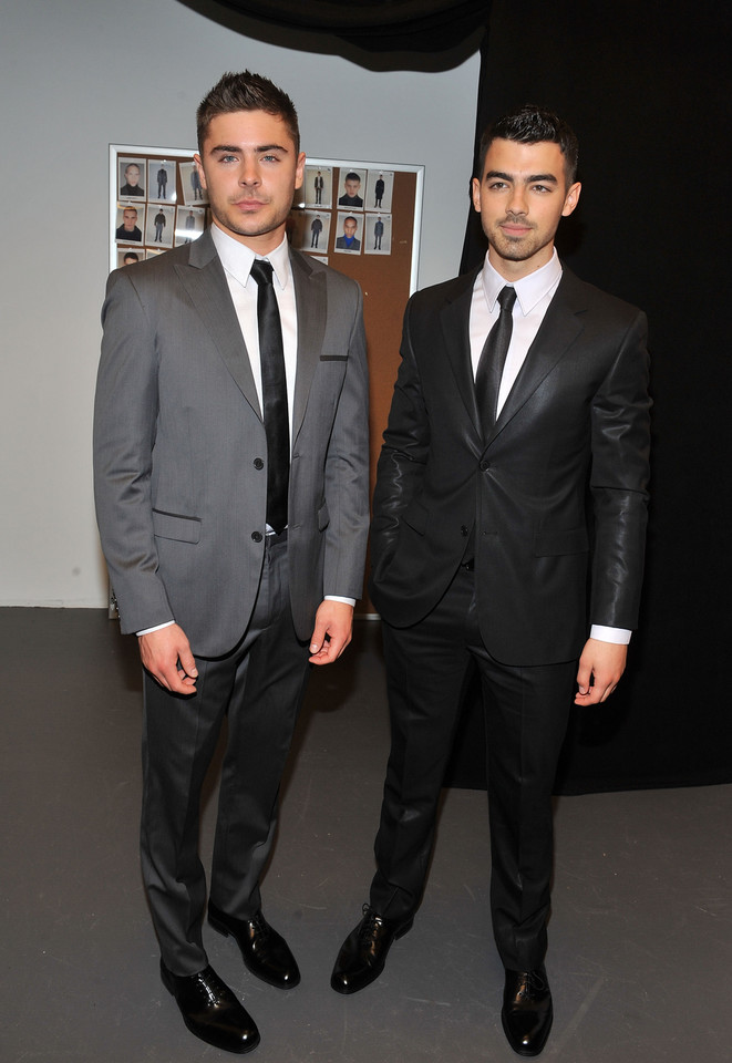 Zac Efron i Joe Jonas na pokazie Calvina Kleina podczas NY Fashion Week