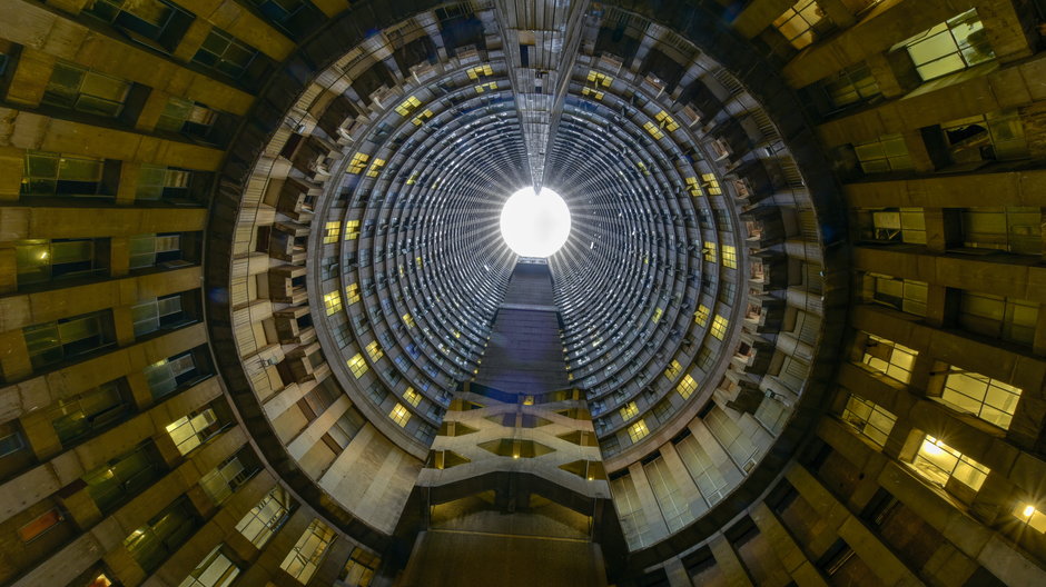 Ponte City był symbolem luksusu, potem upadku, a teraz odzyskuje życie