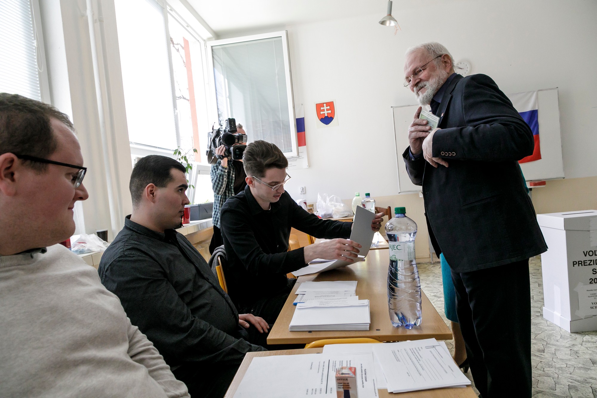 Bývalý prezident SR Ivan Gašparovič s manželkou Silviou Gašparovičovou volili v Bratislave.