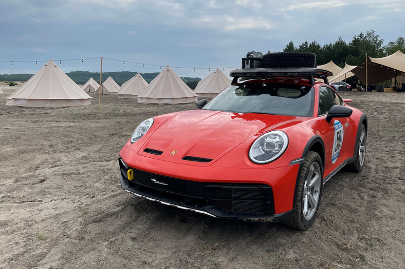 Porsche 911 Dakar RED58 Special w hołdzie Sobiesławowi Zasadzie