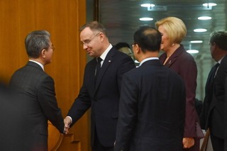 Atom bez widoków na przełom w Seulu