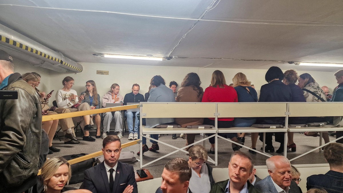 Parlamentarci Litvanije u skloništu | Foto: Reuters