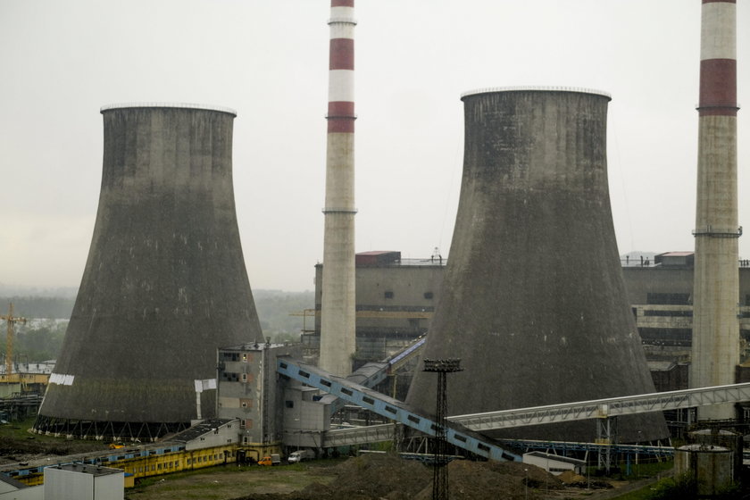 Będzin. Wyburzenie chłodni kominowej w elektrowni Łagisza