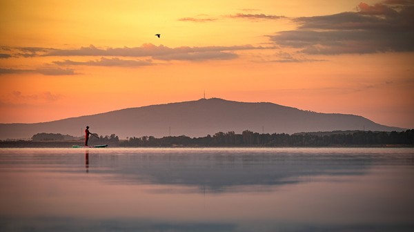 Można tu spotkać żeglarzy, windsurferów i kajakarzy, ale też... szczupaki, sandacze czy karpie. FOT. GRZEGORZ LEWICKI