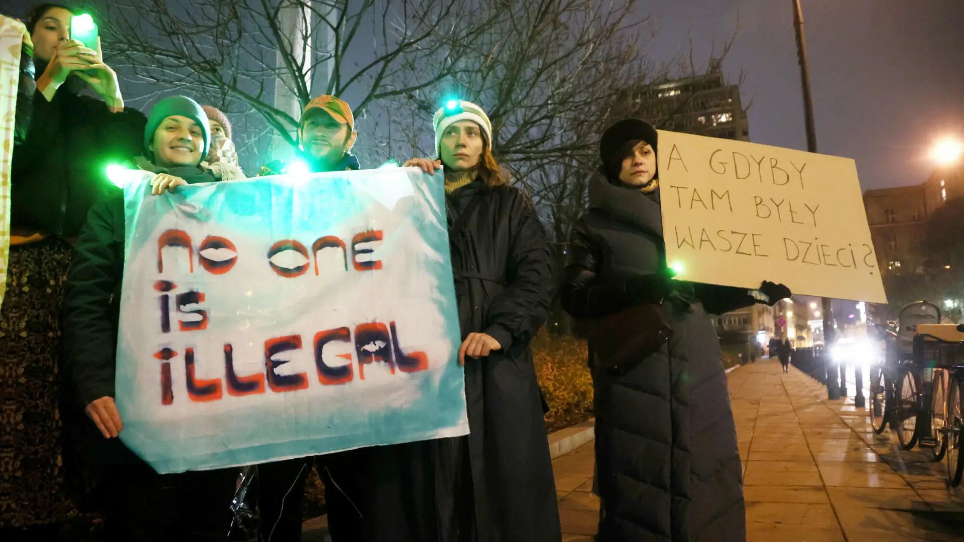 "Korytarze humanitarne teraz!". Rodziny Bez Granic zachęcają do czuwania przed Sejmem 