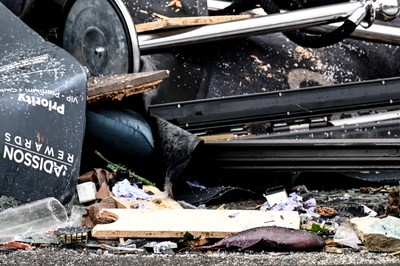 Berlin: Trwa usuwanie szkód po pęknięciu akwarium. Uratowane ryby trafiły do ZOO