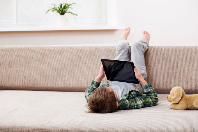 Digitális kütyüvel a hiszti ellen: rövidtávú megoldás, hosszútávú gondok