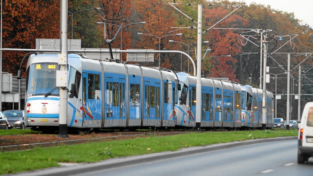 W związku ze zbliżającym się końcem roku, portal wroclaw.pl przygotował raport podsumowujący minione 12 miesięcy we wrocławskiej komunikacji miejskiej. Zobacz, co udało się zrobić w 2013 roku.