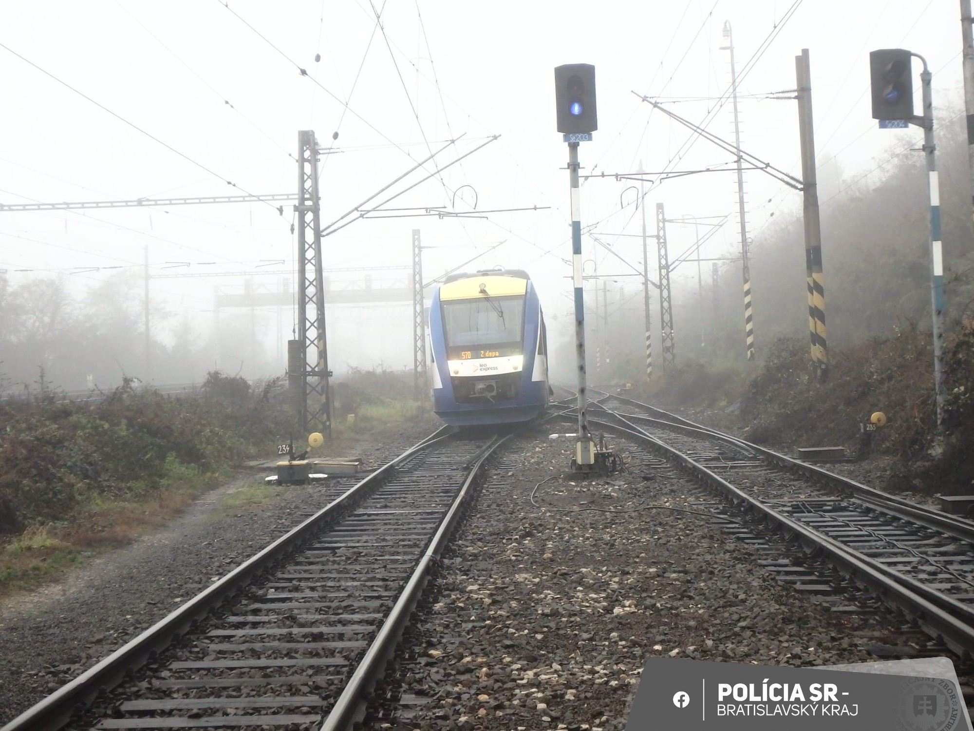 Na Hlavnej stanici sa vykoľajil vlak. 