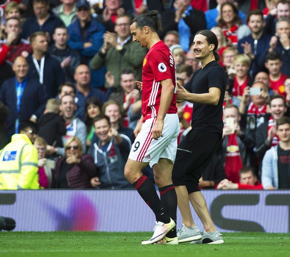 Ibrahimovic 'zaatakowany' podczas meczu przez swojego... sobowtóra
