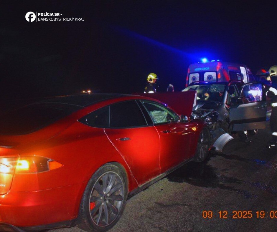 Pri dopravnej nehode pod Poľanou sa ťažko zranil 34-ročný muž. 
