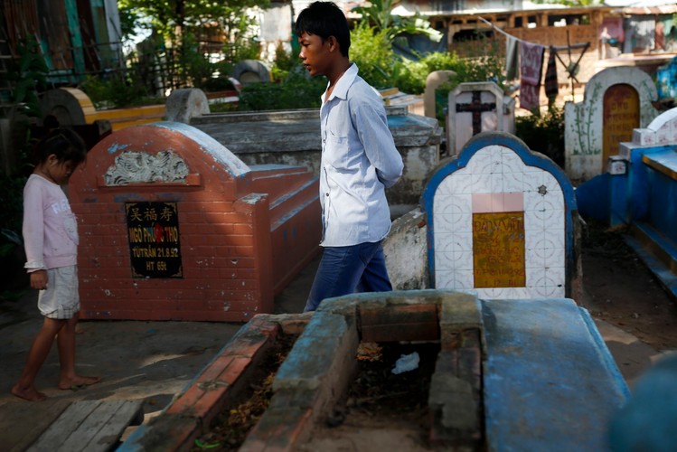 Osiedle na cmentarzu w Phnom Penh