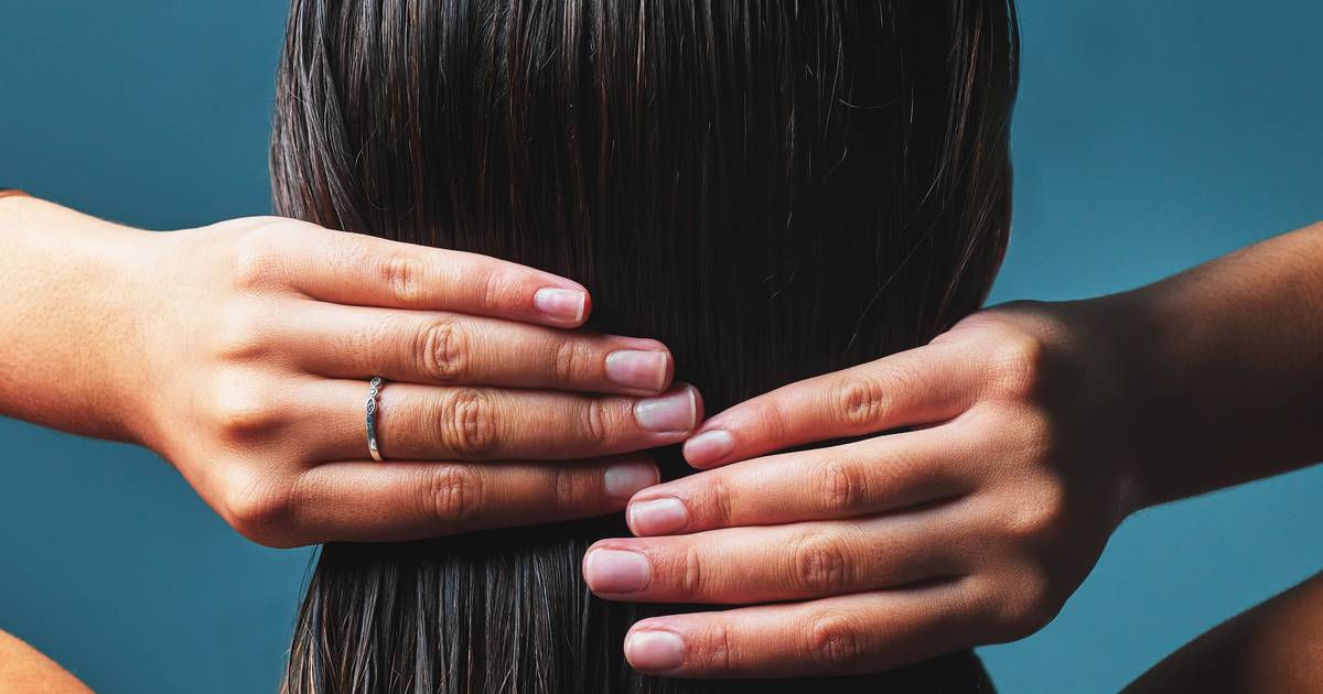 Domowy sposób na efekt tafli — po tej 3-etapowej kuracji wszyscy myślą, iż przeszłam keratynowe prostowanie