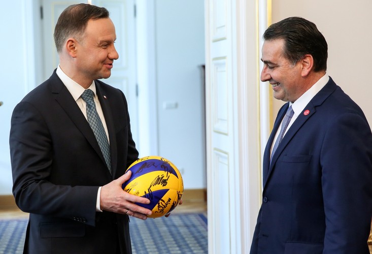 Prezydenta Andrzeja Dudy spotkał się z trenerem reprezentacji mężczyzn w piłce siatkowej Ferdinando De Giorgim