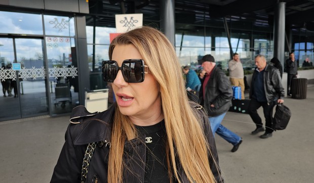 Viki Miljković na aerodromu