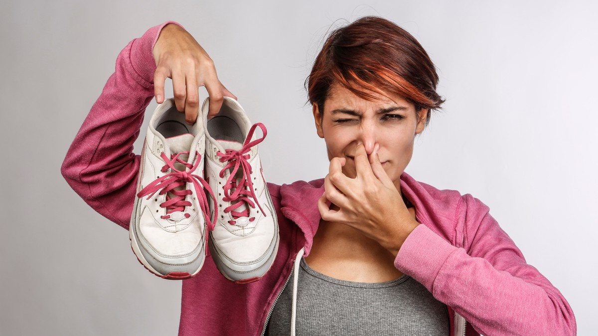 Neprijatan miris iz obuće nestaje kao rukom odnesen: Ruskinje otkrile trik zlata vredan