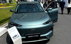 Geely już w Polsce. Nowy SUV ma 218 KM i spala 2,7 l na 100 km. Ile kosztuje?