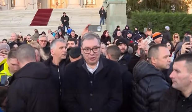 Vučić obilazi božićno seoce