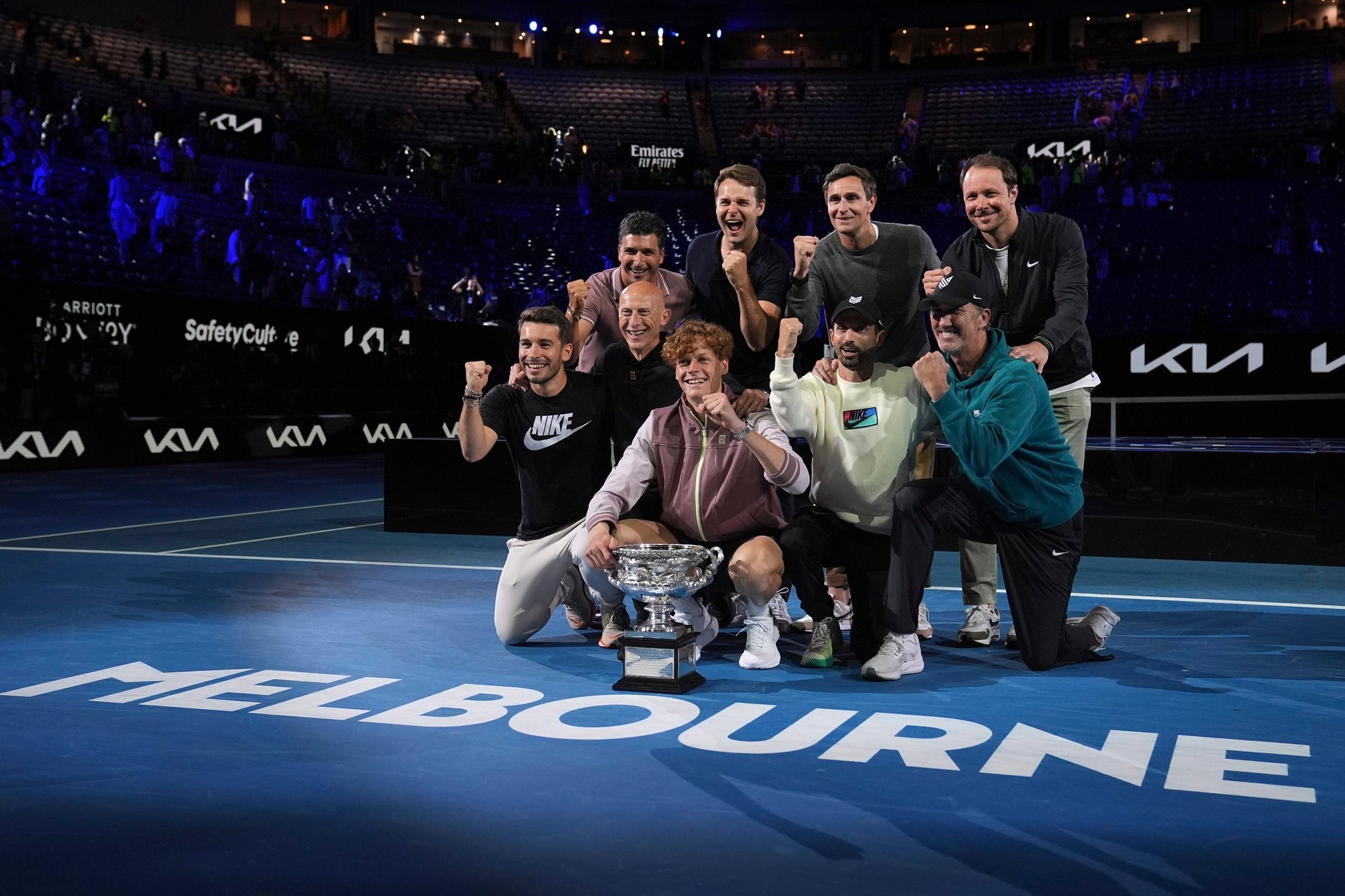 Taliansky tenista Jannik Sinner triumfoval v mužskej dvojhre na Australian Open a získal prvý grandslamový titul v kariére.