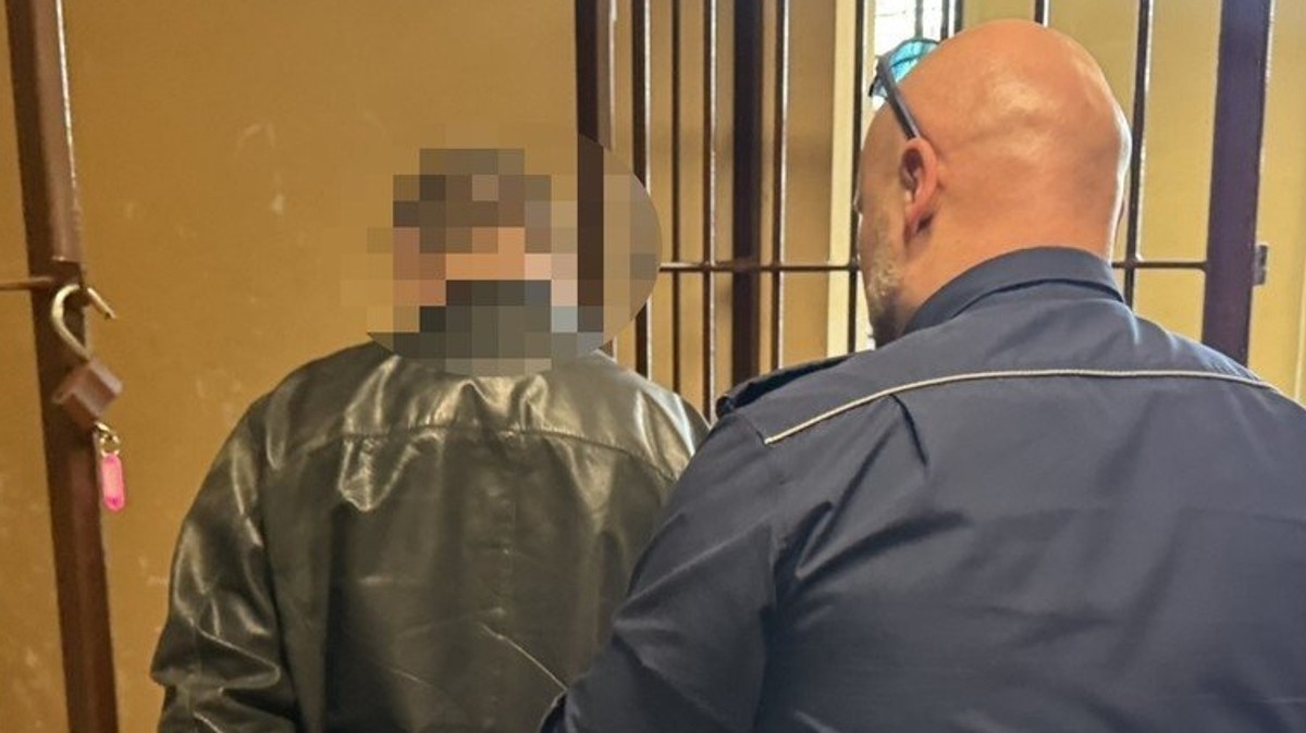 Z ukrycia robił dzieciom zdjęcia. To, co miał w telefonie, pogrążyło go jeszcze bardziej
