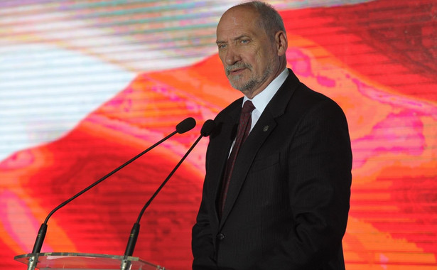 Halicki u Olejnik: Macierewicz jest opleciony osobami z SB i GRU