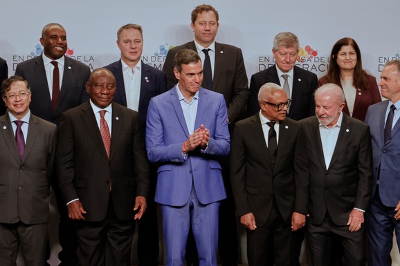 FRONT PROTIV DESNICE I RATA Krem svetske levice kreće u kontranapad, PEDRO SANČEZ PREDVODNIK, na skupu i Edi Rama: "Opasna normalizacija upotrebe sile"