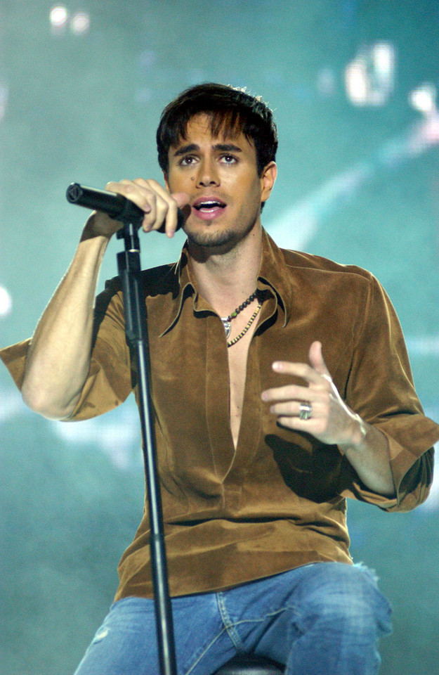 Enrique Iglesias w 2002 roku