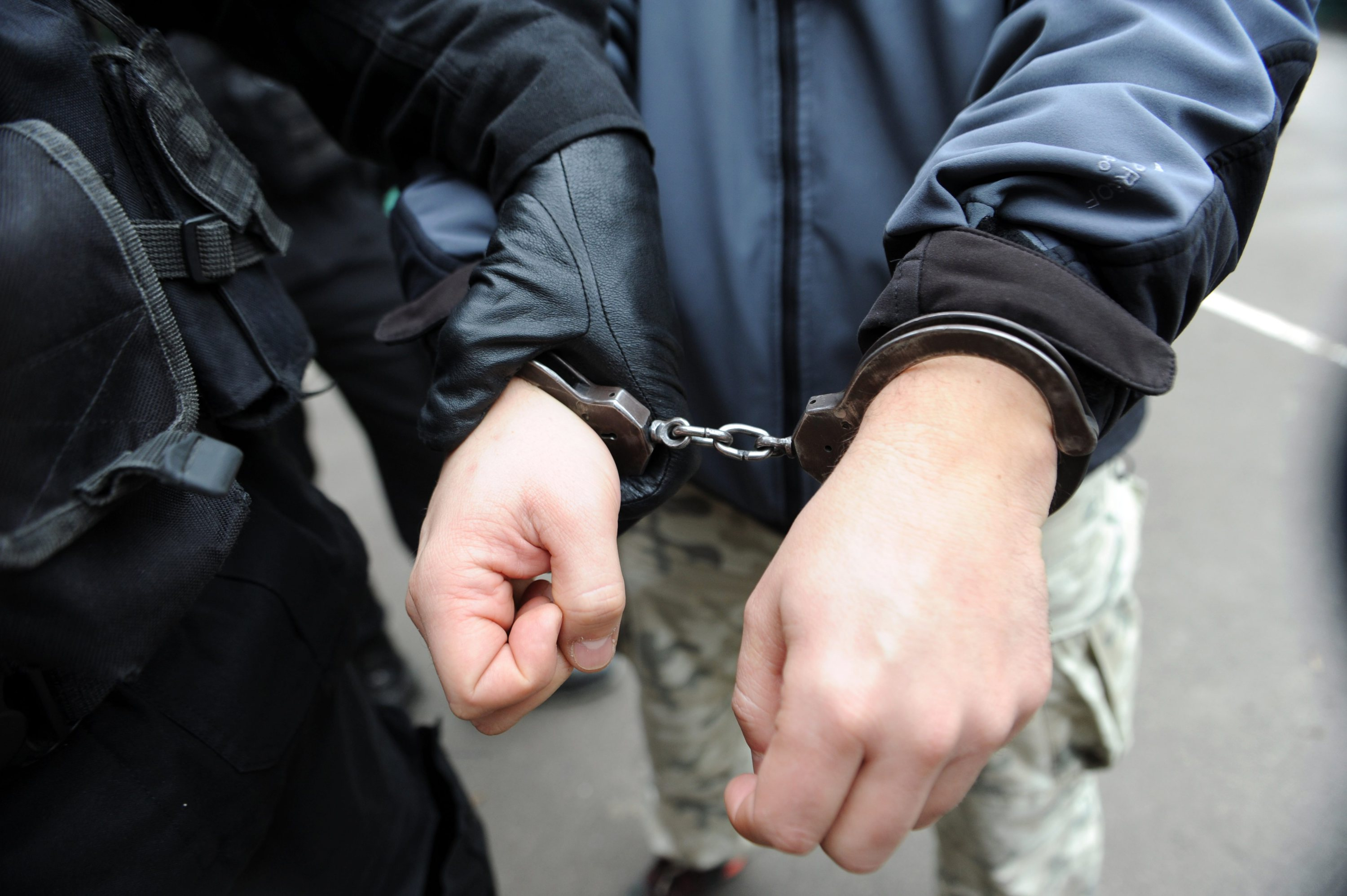 Machety na autostradzie: 14 zatrzymanych z gangu pseudokibiców, 350 kg narkotyków