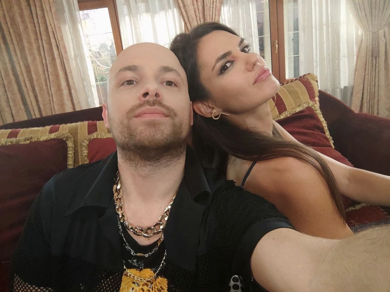 "Tri muškarca i tetka"