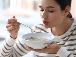 Właściwe ilości tego, co dobre to podstawa! Ważne zasady budowania diety wspierającej odporność