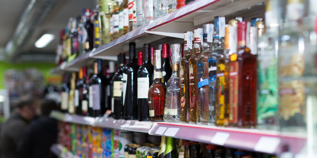 Alkohole. Zdjęcie ilustracyjne.