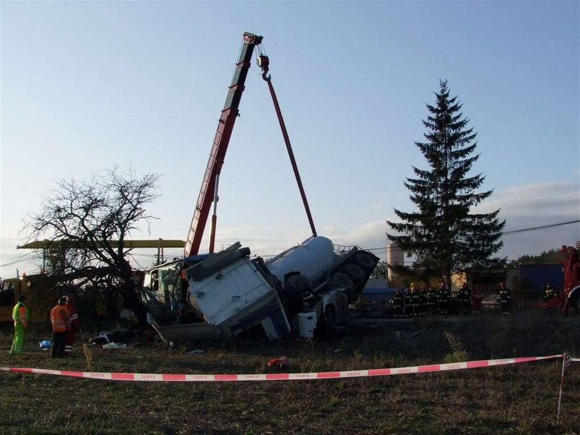 zderzenie autobus prywatny z Cysterna