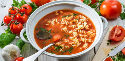Zupa pomidorowa ma swoje tajemnice. Ważny jest wywar, dodatki, a także... żółtko