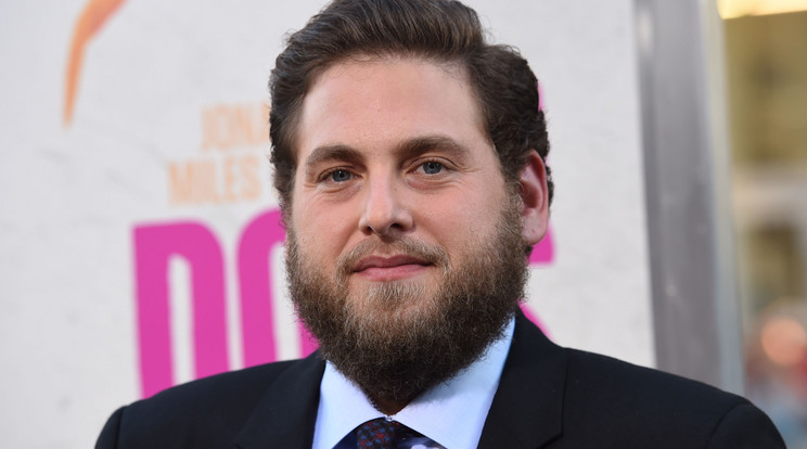 Jonah Hill elképesztő hajjal jelent meg a forgatáson/Fotó: Northfoto