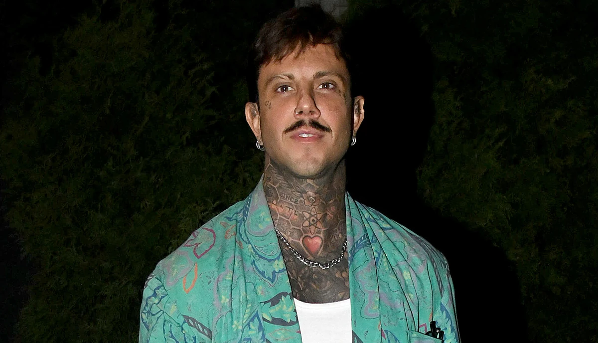 ŽENE POLAKO! Ovaj ZANOSNI FRAJER JE BRAT Filipa Đukića, nazire mu se svaki mišić na telu, a mnogi će reći i da je dobra genetika - prosudite sami! (FOTO)