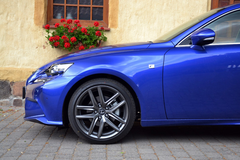 Lexus IS 2013